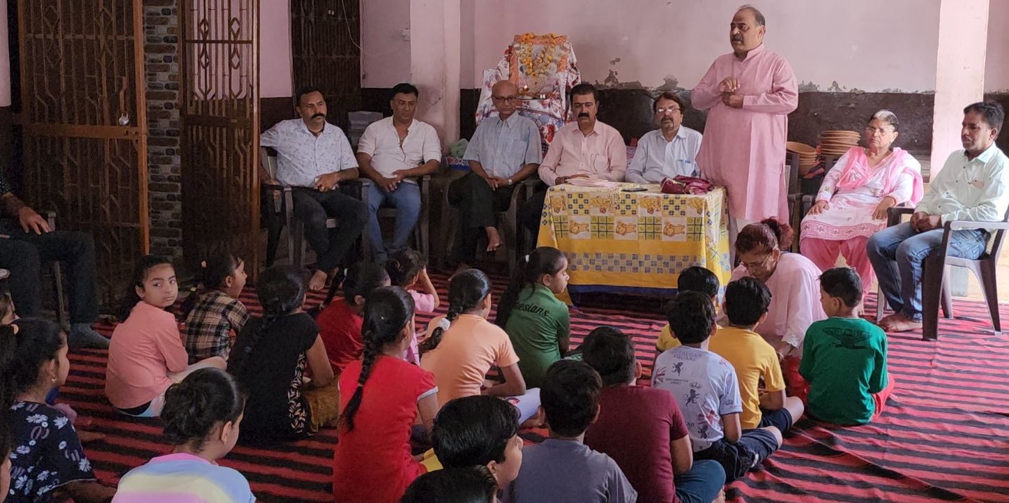 झूुलेलाल मन्दिर नाका मदार में तृतीय सिन्धी बाल संस्कार शिविर का शुभारंभ
