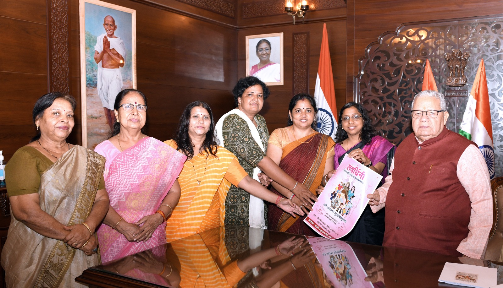 20अगस्त को जयपुर में होगा महिलाओं का महासम्मेलन, राज्यपाल ने किया कार्यक्रम के पोस्टर का विमोचन