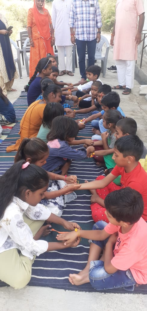 सेवा भारती ने मनाया लोहार बस्ती में रक्षाबंधन उत्सव