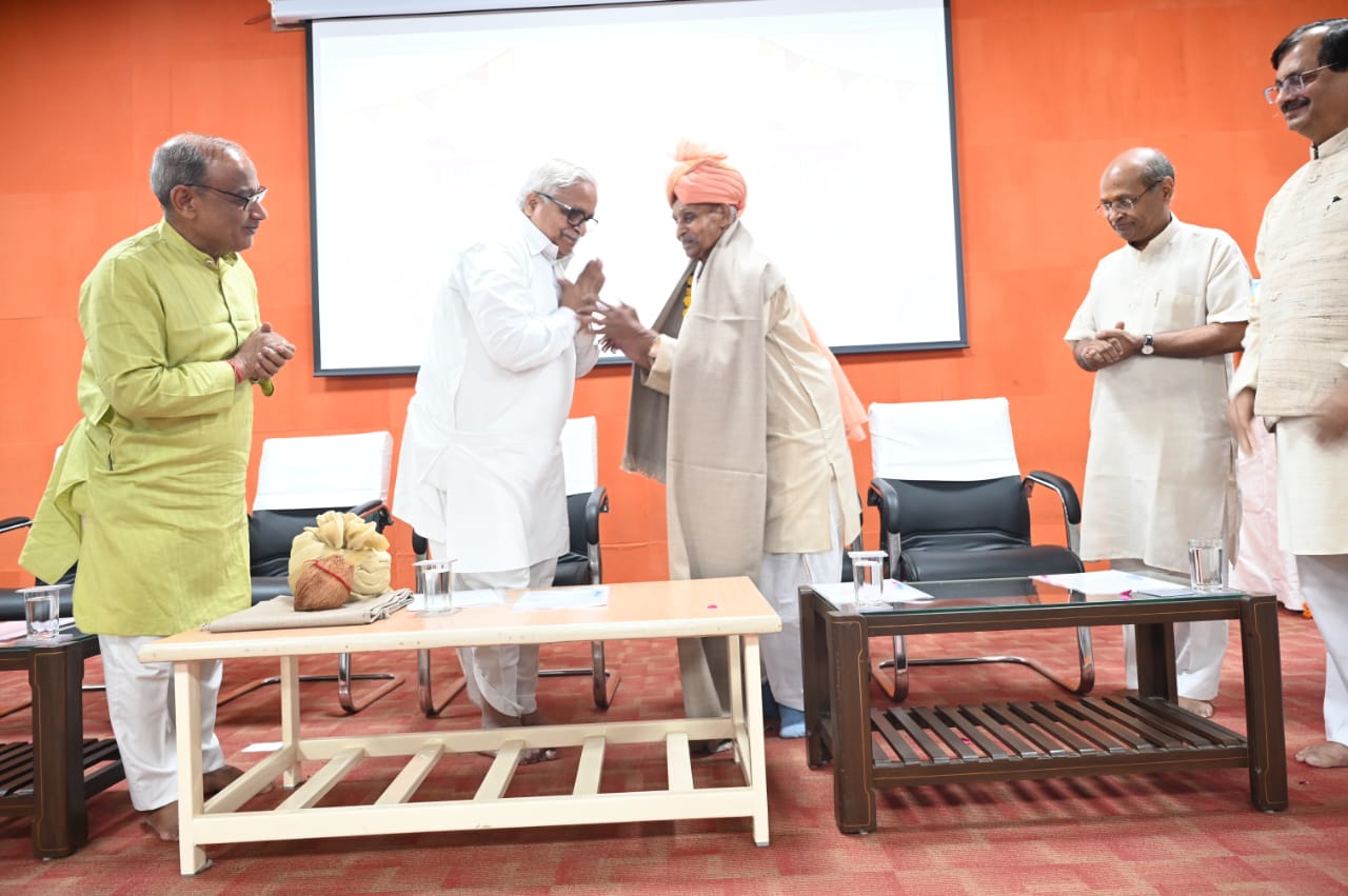 वरिष्ठ प्रचारक श्री माणकचन्द जी के सम्मान में प्रेरणा समारोह आयोजित