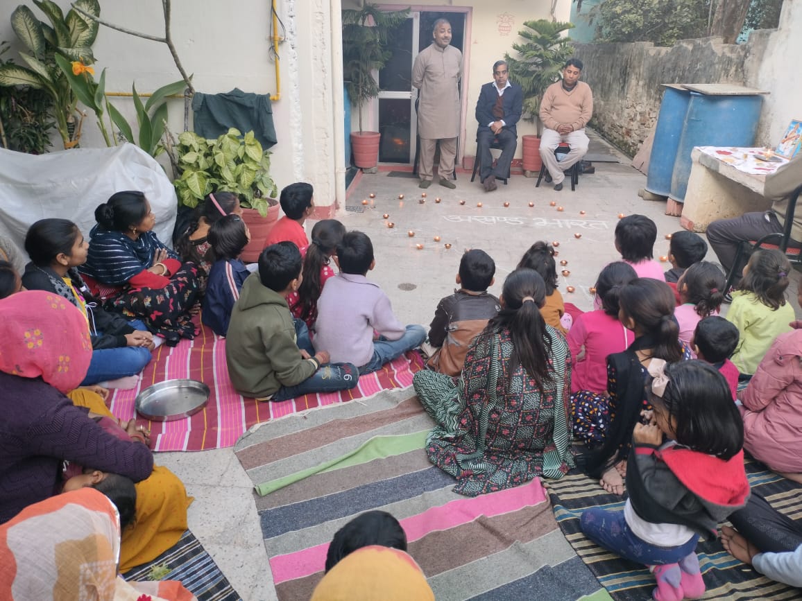 सेवा भारती अजमेर ने सेवा बस्ती में मनाया मकर संक्रांति उत्सव”