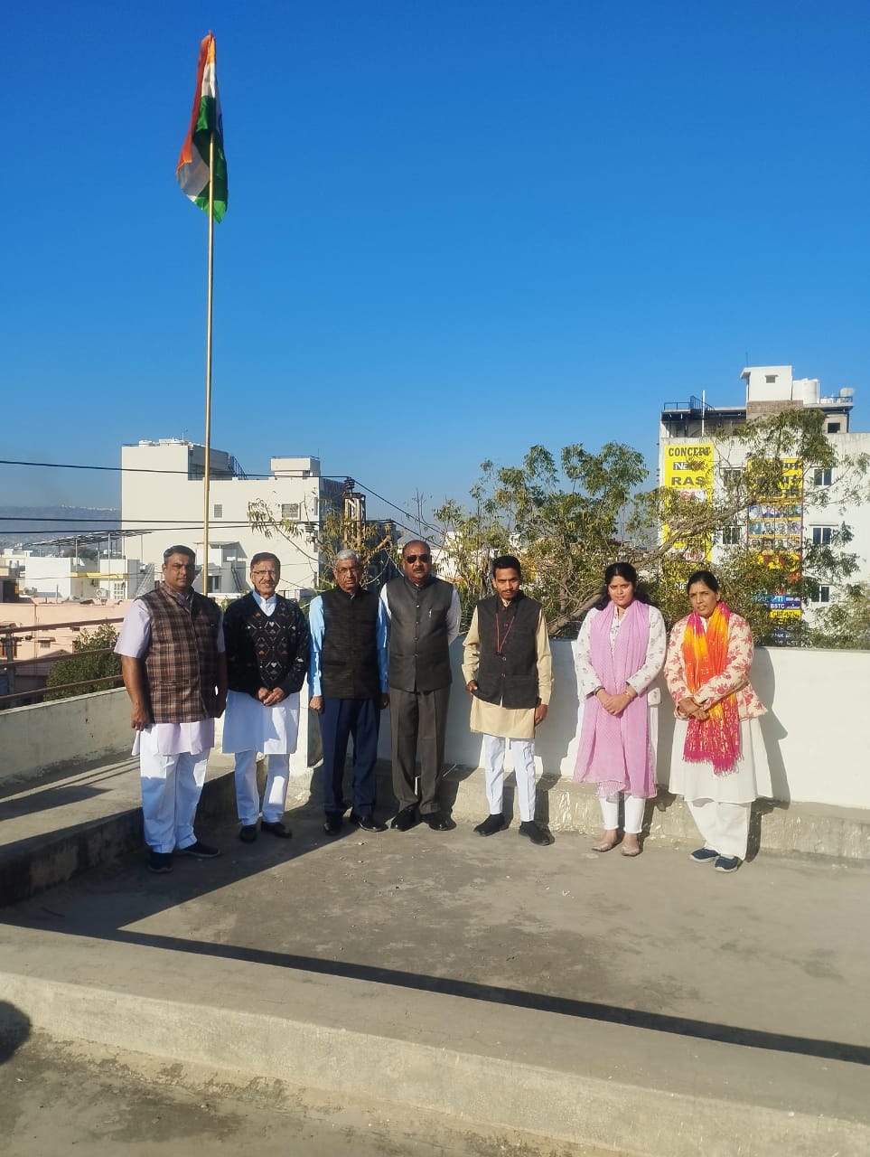 विश्व संवाद केंद्र कार्यालय पर ध्वजारोहण