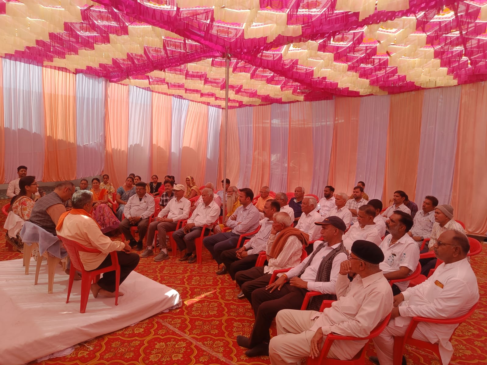 धर्म ग्रंथो में गार्गी मैत्रेयी लोपामुद्रा सावित्री जैसी विदुषियों का संदर्भ है